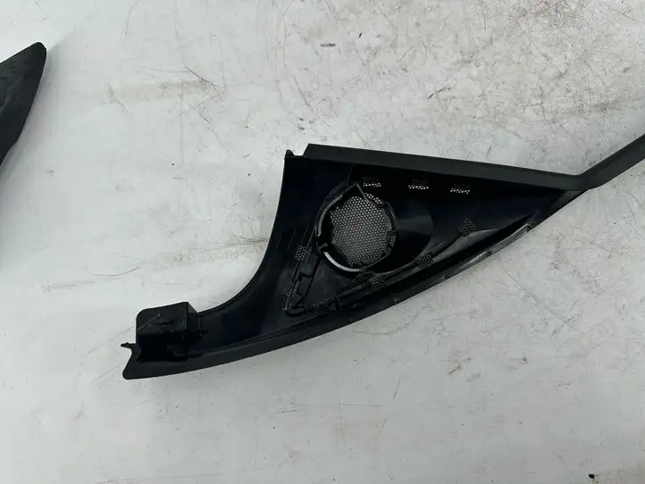 BMW 1 F20 F21 (2011 - 2019)  7270760  Рамка стекла передней двери