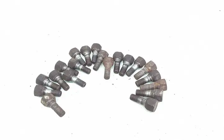 Iveco Daily 35-40.10 (2001 - 2016)   Болты/ гайки