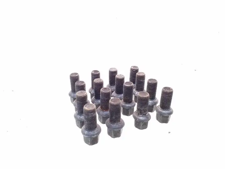 Volkswagen Golf V (2003 - 2009)   Болты/ гайки