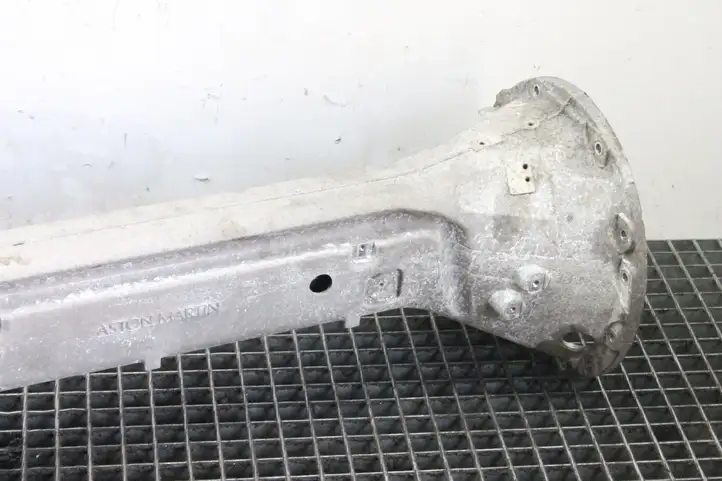 Aston Martin Vantage IV (2017 - ) MY637B084BA Средний карданный вал — фото 4