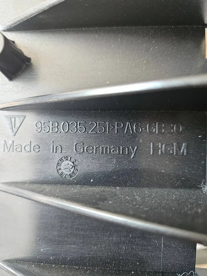 Porsche Macan (95B) (2014 - 2018) 95B035251 Кронштейн усилителя звука — фото 4
