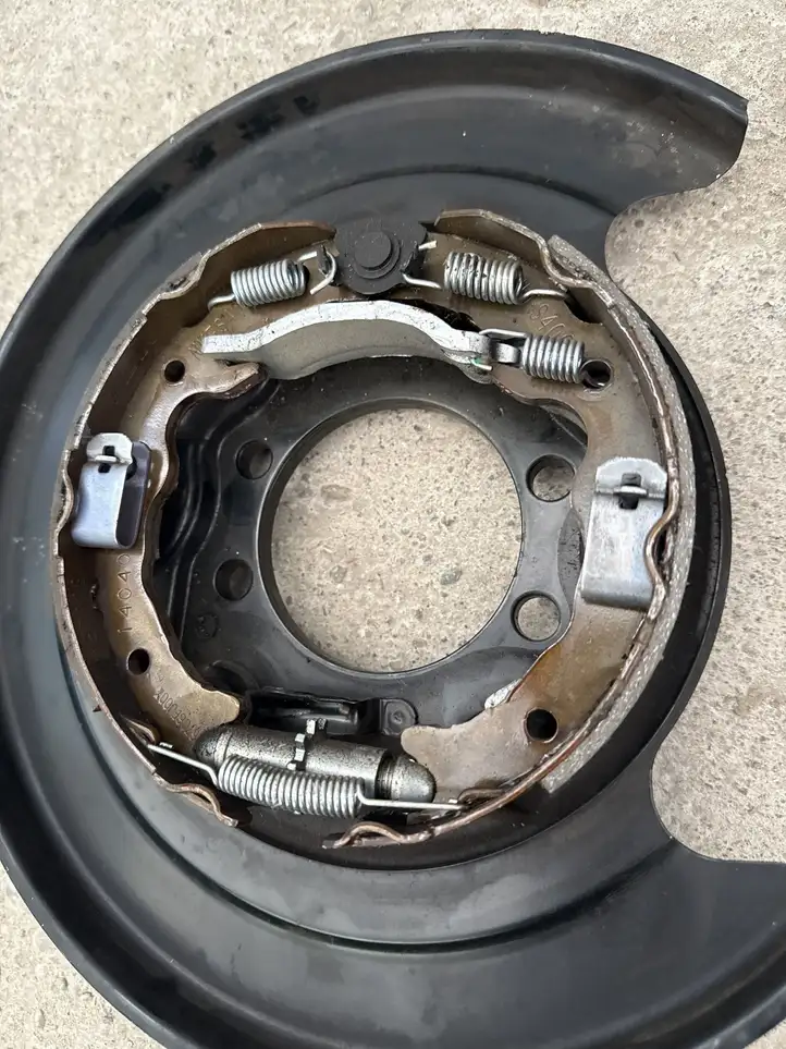 Subaru Forester SJ (2013 - 2018) 26704FJ010 Защитный кожух заднего тормозного диска — фото 4