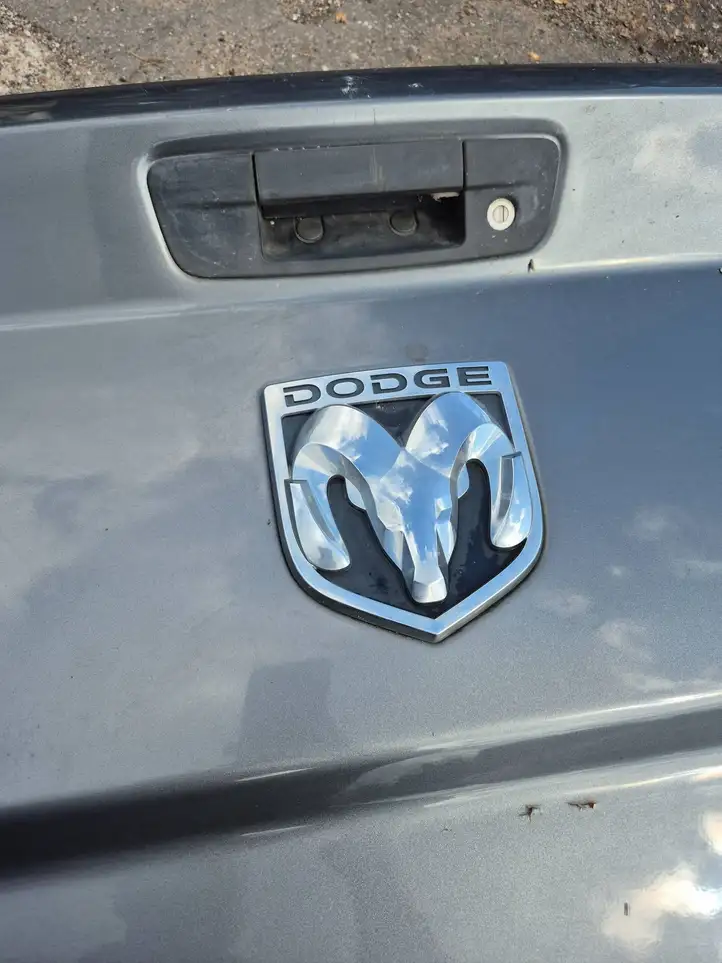 Dodge Ram (2008 - ) Крышка багажника — фото 3