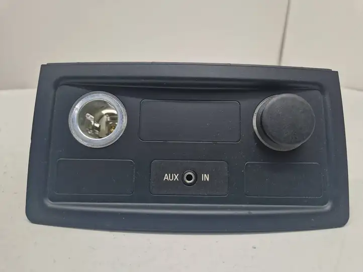 BMW 5 E60 E61 (2004 - 2010) 9117364 Накладка заднего прикуривателя — фото 1