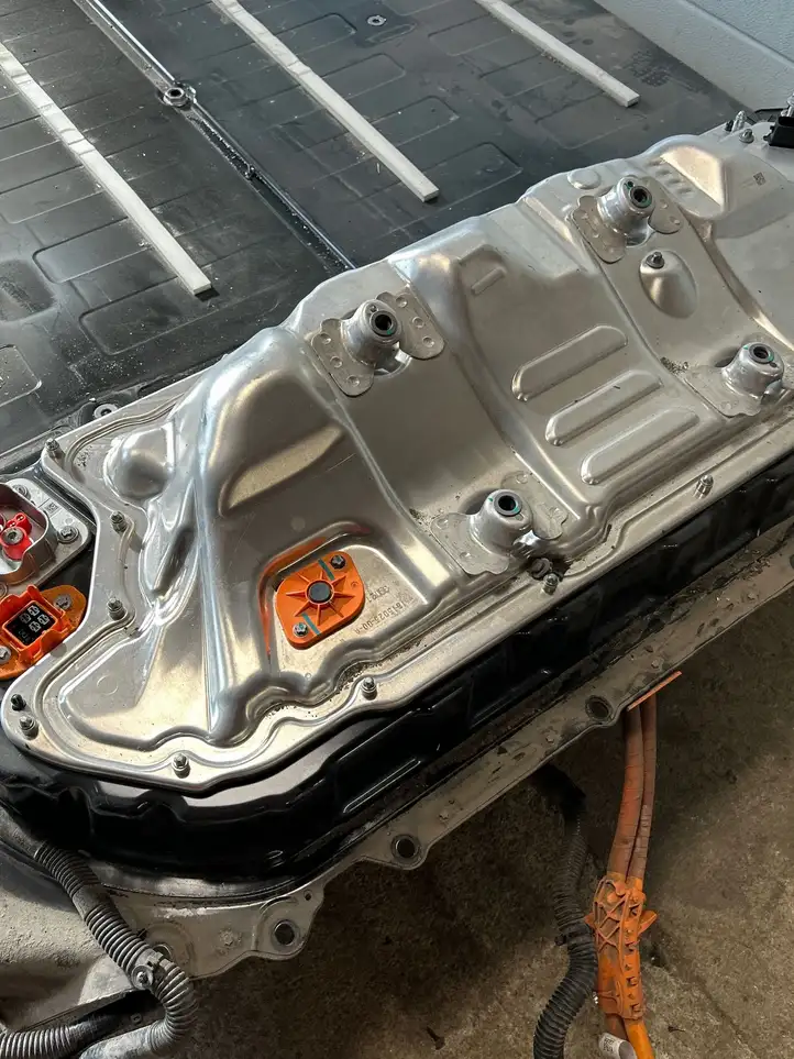 Tesla Model Y (2019 - 2024) TG3212360025WG Аккумулятор гибридного / электрического автомобиля — фото 10