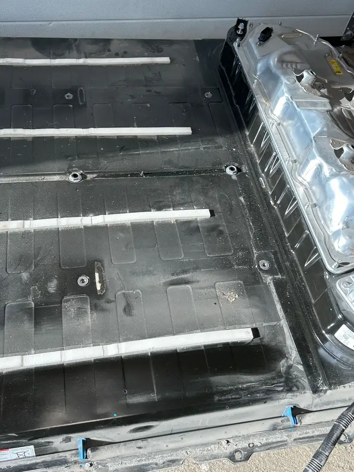 Tesla Model Y (2019 - 2024) TG3212360025WG Аккумулятор гибридного / электрического автомобиля — фото 12