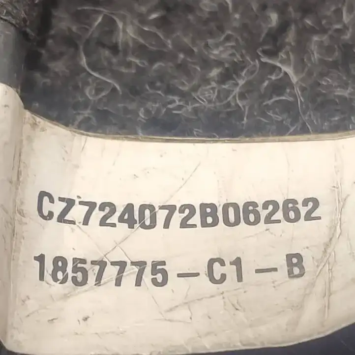 Tesla Model 3 (2024 - ) CZ724072B06262 Накладка ремня безопасности — фото 3