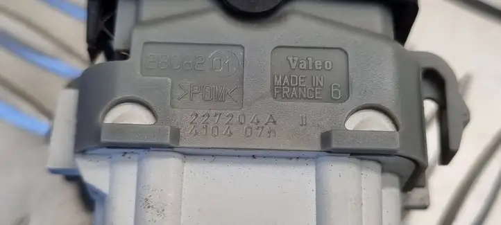 Renault Espace IV (2002 - 2006) 227204A Включатель охраны от детей — фото 4