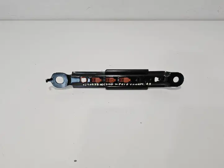 Toyota Sienna XL40 IV (2021 - ) 732000R010 Регулятор ремня безопасности — фото 1