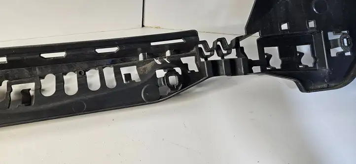 BMW 5 G30 G31 (2016 - ) 8067762 Кронштейн заднего бампера — фото 12