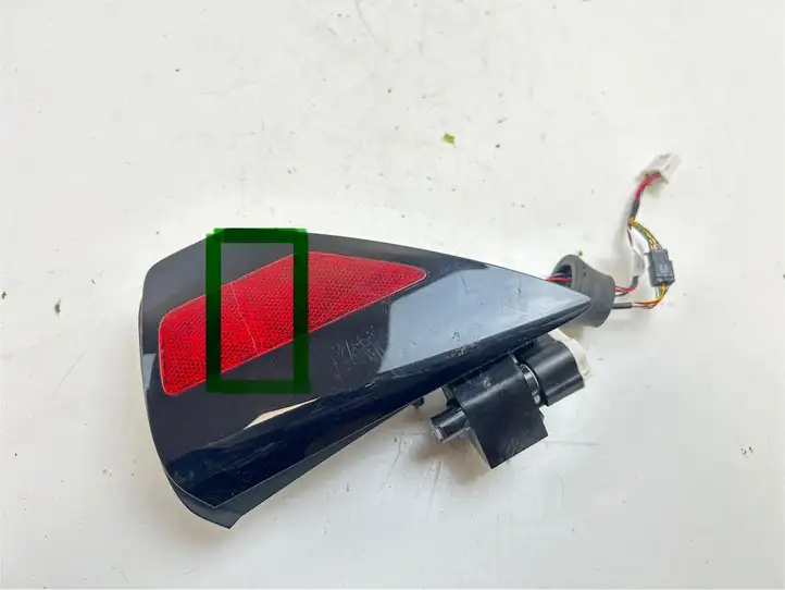 Tesla Model 3 (2017 - 2023) 147884000A Крышка зарядного разъема — фото 2