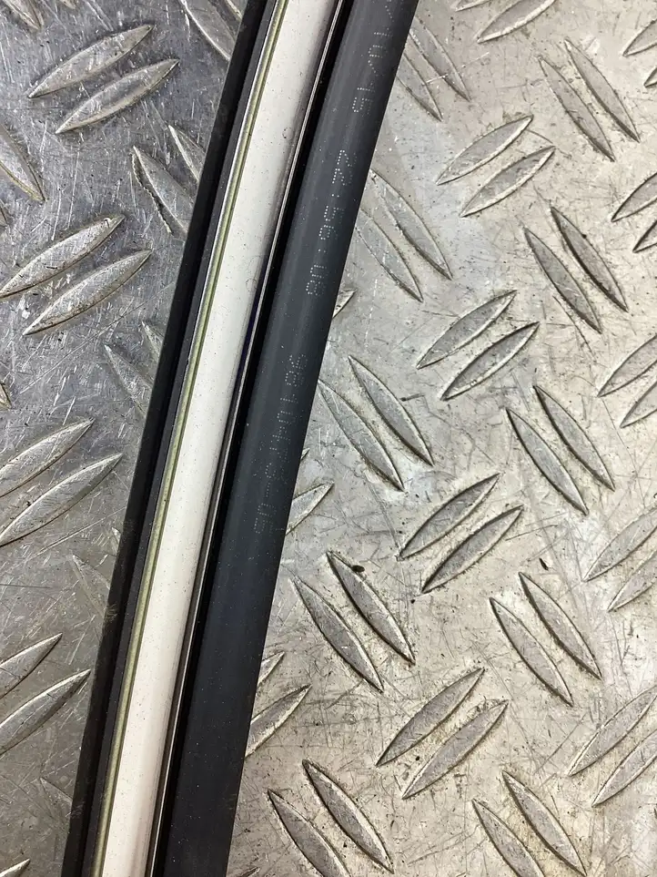Mini Cooper Countryman R60 (2010 - 2016) 9810473 Накладка заднего стекла — фото 3
