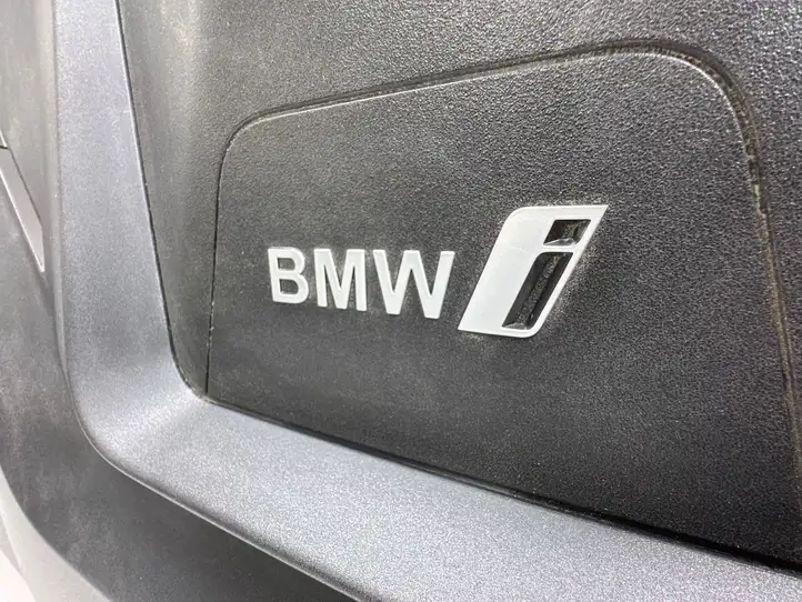 BMW i4 (2021 - ) 16208310 Прочие детали моторного отсека — фото 8