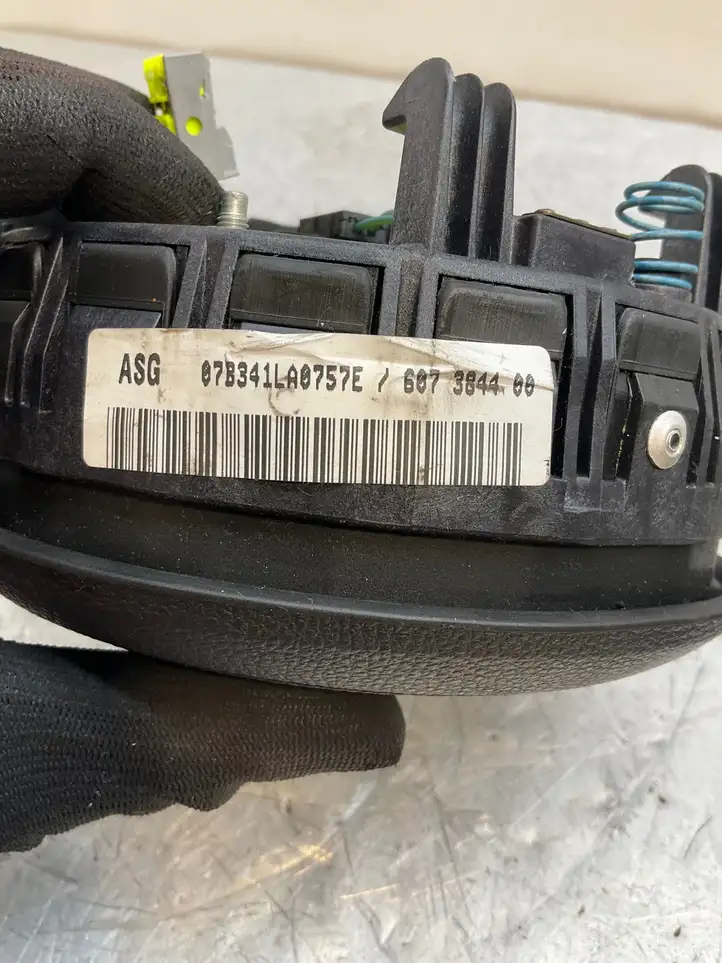 BMW 5 E60 E61 (2004 - 2010) 07B341LA0757E Подушка безопасности руля — фото 2