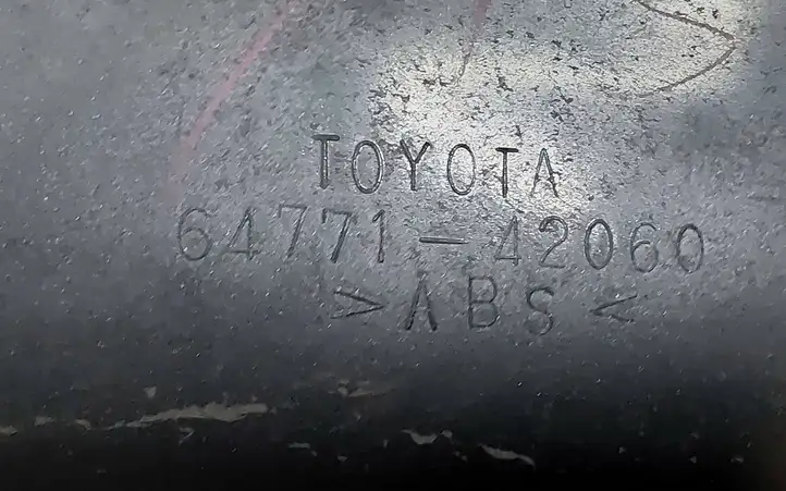 Toyota RAV 4 (XA20) (2000 - 2005) 6477342010 Обшивка ниши запасного колеса — фото 3