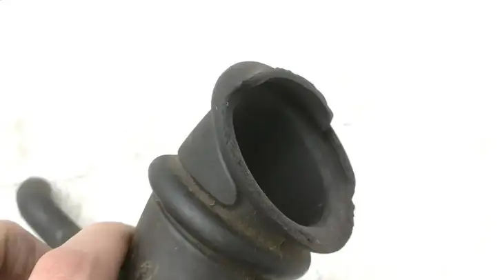 Toyota Corolla Verso E121 (2001 - 2004) 1788127070 Трубка подачи воздуха — фото 8