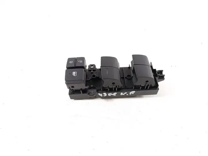 Toyota Corolla Cross (2021 - ) 8404016020 Блок кнопок стеклоподъемников — фото 3