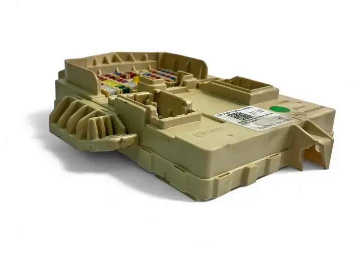 Hyundai Elantra (2010 - 2016) 91950A8470 Блок предохранителей — фото 9
