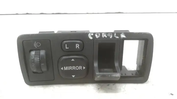 Toyota Corolla E120 E130 (2000 - 2004) 183574 Включатель зеркал — фото 1