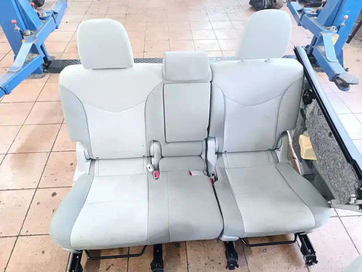 Toyota Prius+ (ZVW40) (2011 - 2018) Комплект отделки дверей — фото 6