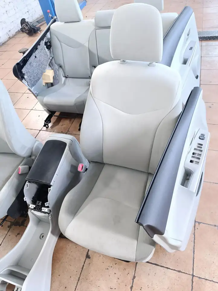 Toyota Prius+ (ZVW40) (2011 - 2018) Комплект отделки дверей — фото 13