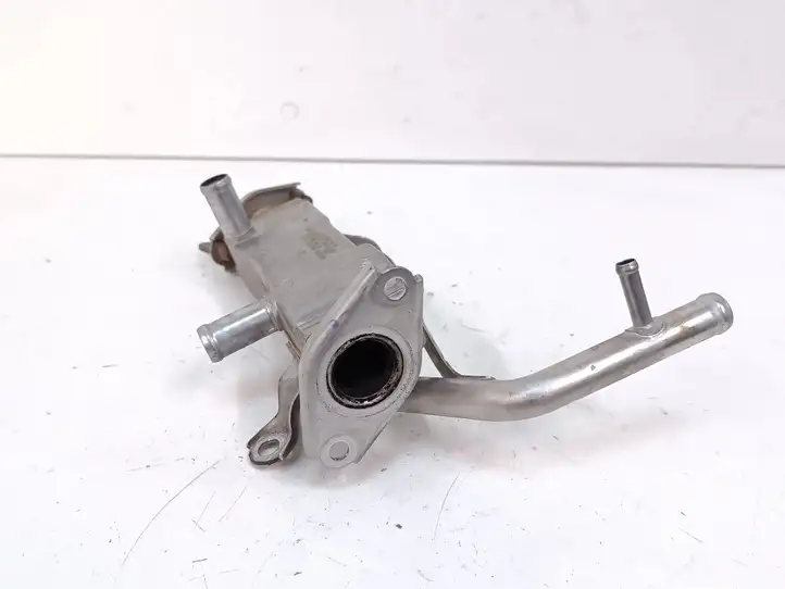 Toyota Prius+ (ZVW40) (2011 - 2018) 2560137010 Охладитель клапана EGR — фото 3