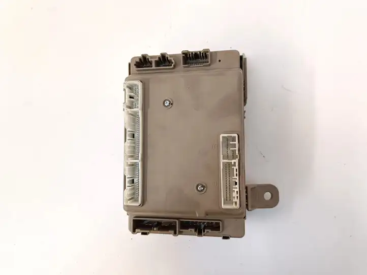 Subaru Outback (BS) (2014 - 2019) 82201AL20A Блок предохранителей — фото 3