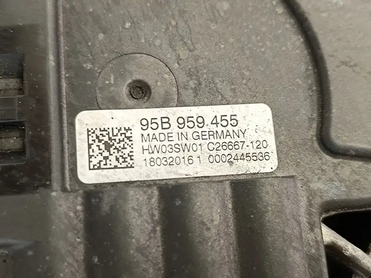 Porsche Macan (95B) (2014 - 2018) 95B121003A Дифузор радиатора — фото 7