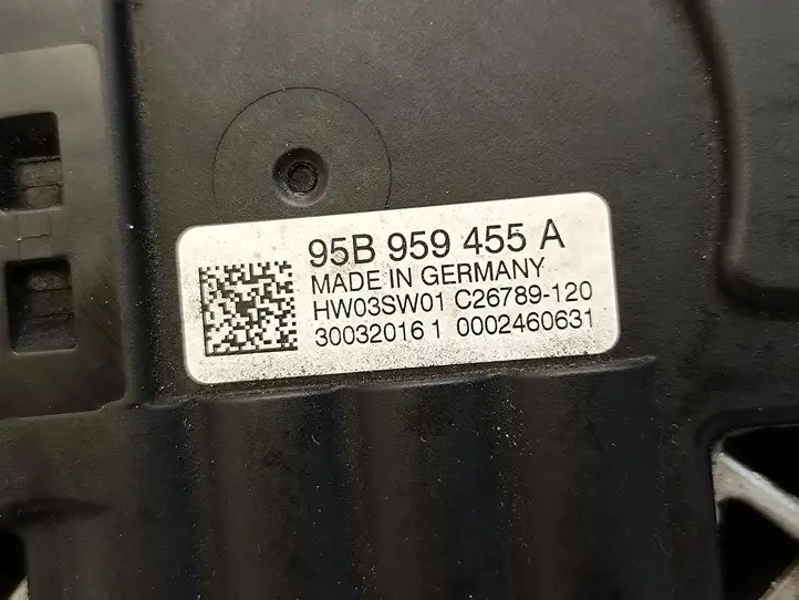 Porsche Macan (95B) (2014 - 2018) 95B121003A Дифузор радиатора — фото 8
