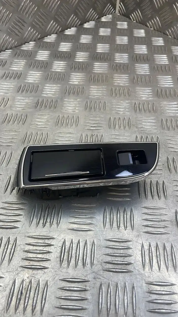 Jaguar XJ X351 (2009 - 2019) AW9314B442AF Дверная пепельница — фото 2