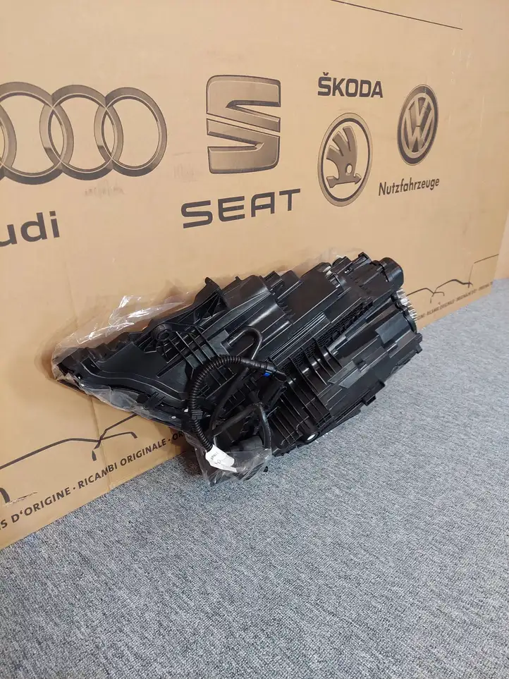 Audi RS Q8 (2019 - ) 4M8941036F Передняя фара — фото 2