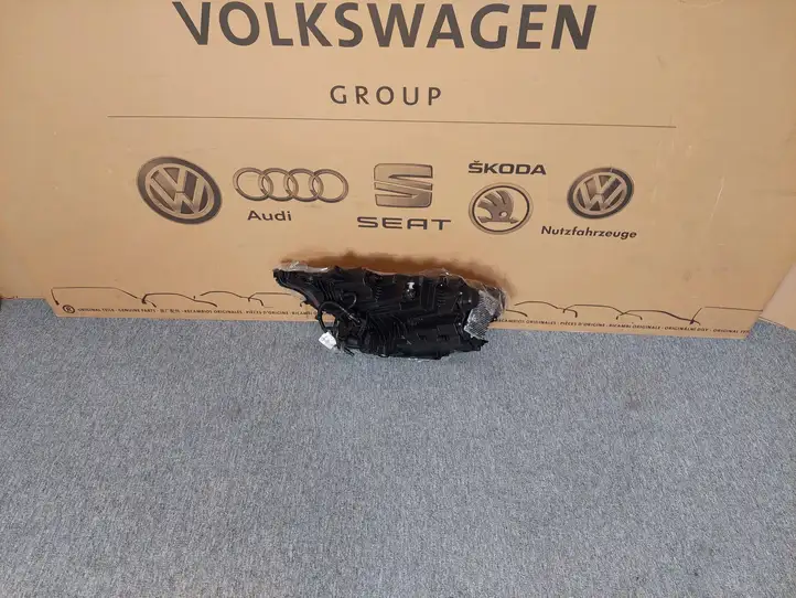 Audi RS Q8 (2019 - ) 4M8941036F Передняя фара — фото 6