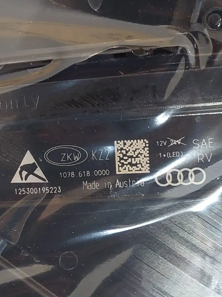 Audi RS Q8 (2019 - ) 4M8941036F Передняя фара — фото 15