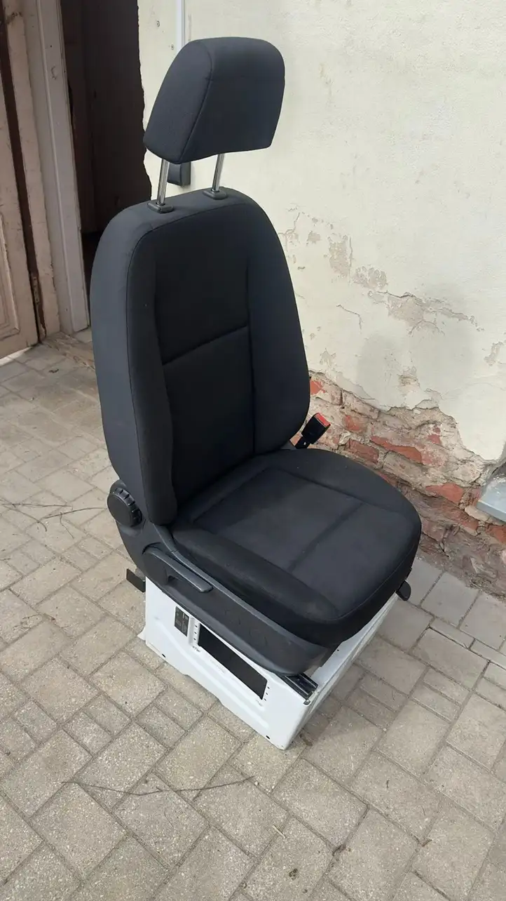 Mercedes-Benz Sprinter W907 W910 (2018 - ) Переднее сиденье пассажира — фото 11