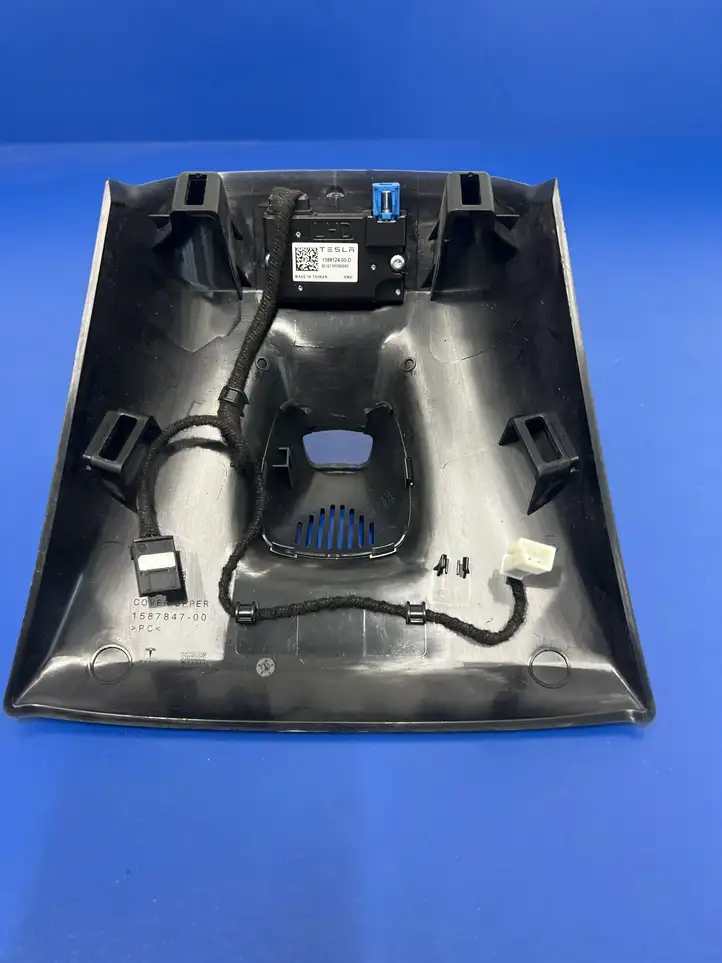 Tesla Model S (2021 - ) Прочие детали салона — фото 3