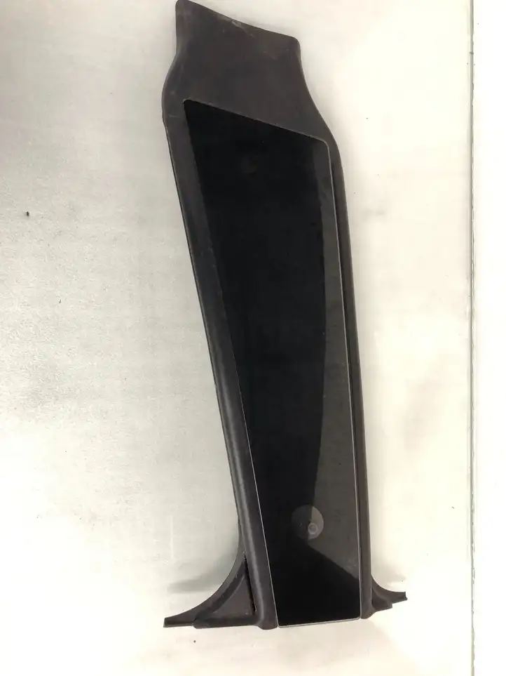 Tesla Model Y (2019 - 2024) 1506886-00-H Прочая отделка передней двери — фото 1