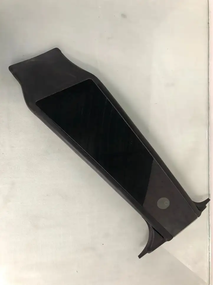 Tesla Model Y (2019 - 2024) 1506886-00-H Прочая отделка передней двери — фото 2