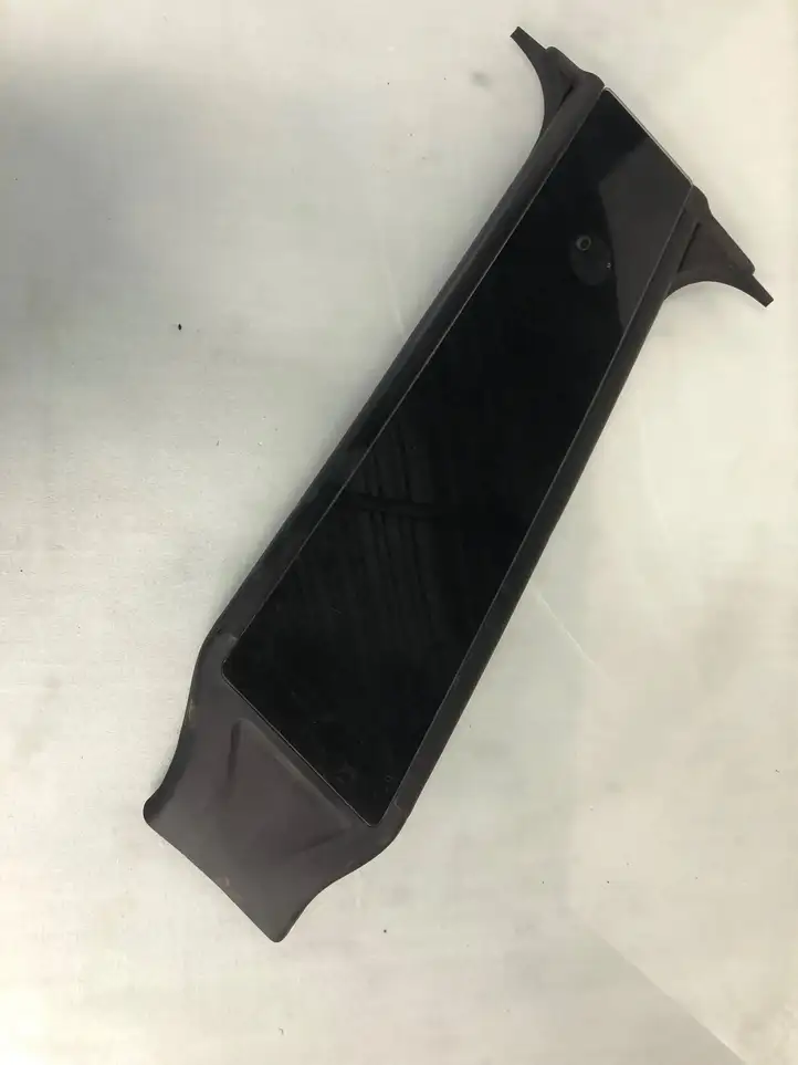 Tesla Model Y (2019 - 2024) 1506886-00-H Прочая отделка передней двери — фото 3