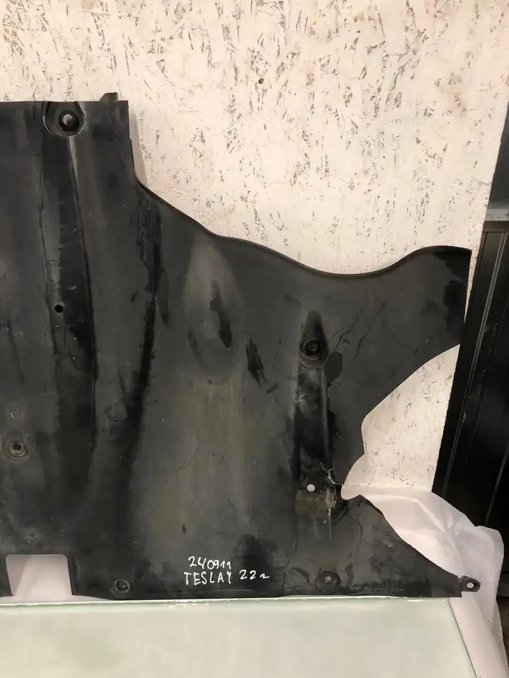 Tesla Model Y (2019 - 2024) 149877100E Защита днища задней части — фото 2