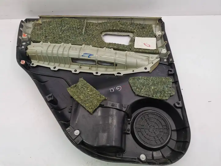 Nissan Qashqai (2006 - 2010) 82976JD900 Обшивка задней двери — фото 8