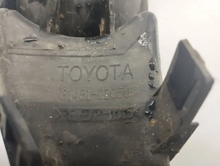 Toyota Auris 150 (2006 - 2012) 814810205 Решетка противотуманной фары — фото 2