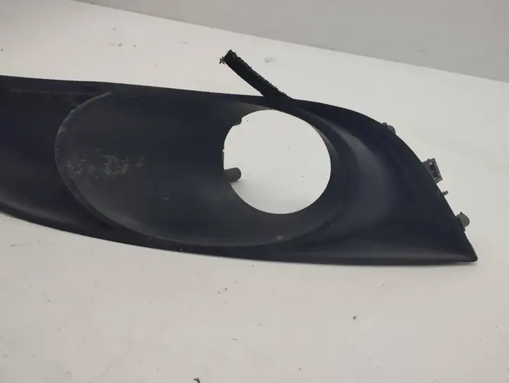 Toyota Auris 150 (2006 - 2012) 814810205 Решетка противотуманной фары — фото 3