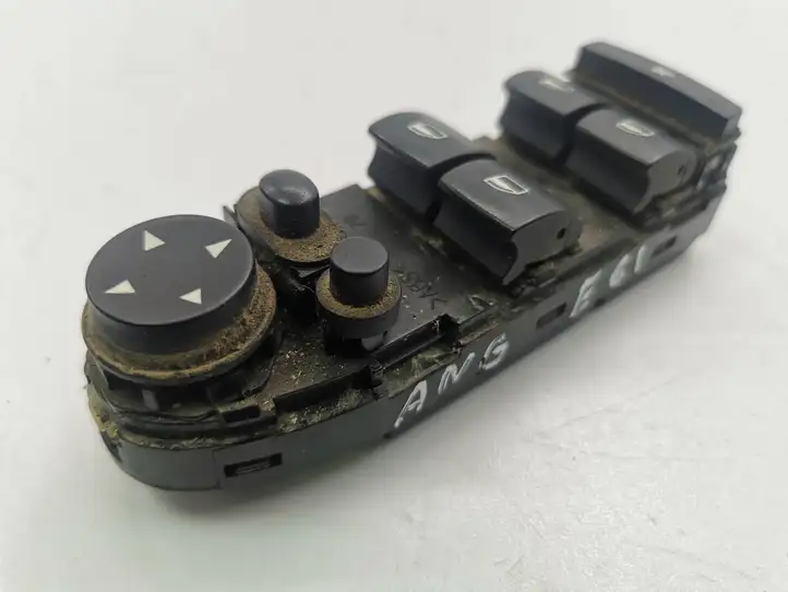 BMW 5 E60 E61 (2004 - 2010) 9122111 Кнопка стеклоподъемников — фото 7
