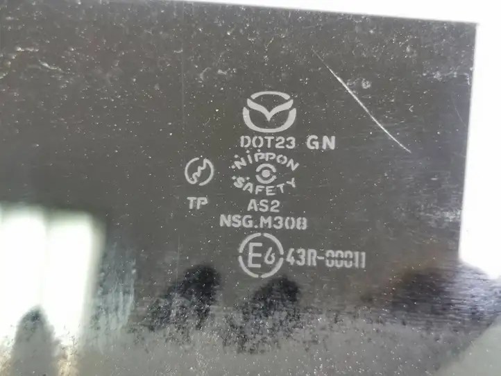 Mazda 5 (2005 - 2010) E643R00011 Форточка двери — фото 2