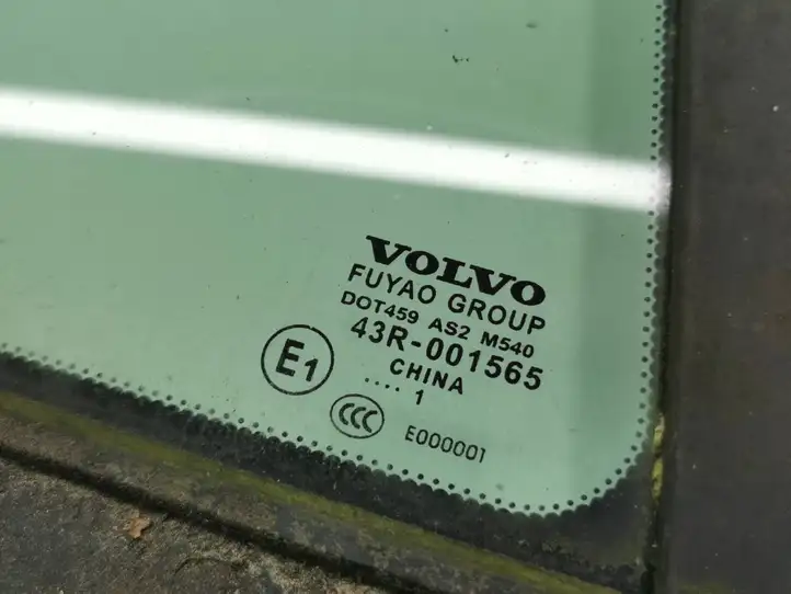 Volvo V60 (2010 - 2013) E143R001565 Форточка двери — фото 2