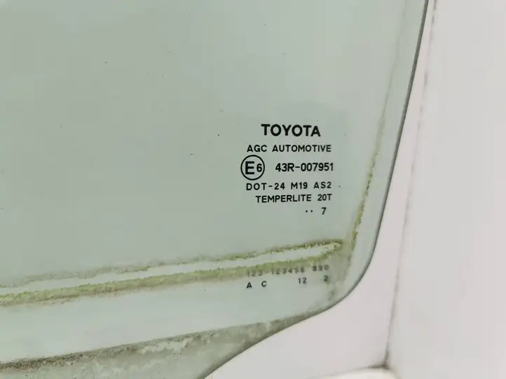 Toyota Auris 150 (2006 - 2012) E643R007951 Стекло передней двери — фото 2