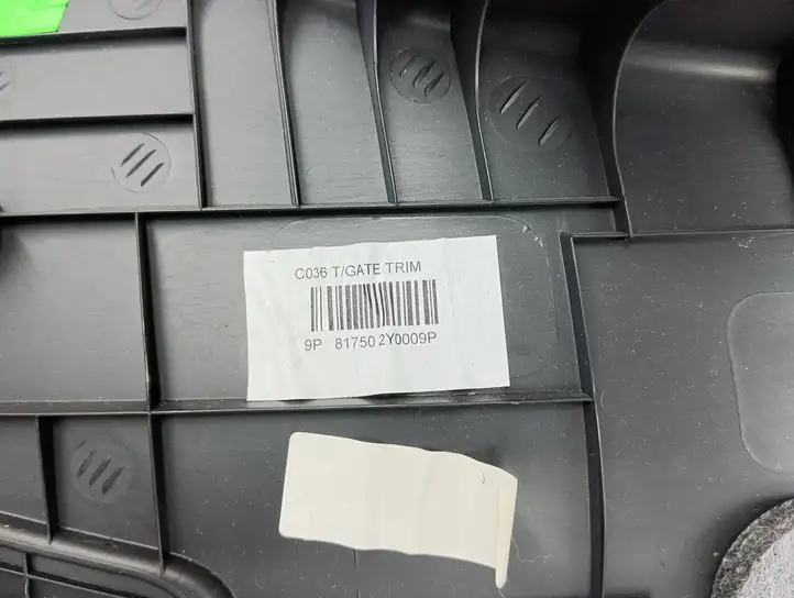 Hyundai ix35 (2009 - 2013) 817502Y0009P Комплект обшивки крышки багажника — фото 5