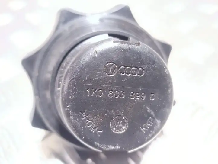 Volkswagen Golf V (2003 - 2009) 1K0803899D Болт крепления запасного колеса — фото 3