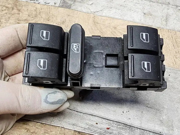 Volkswagen PASSAT B6 (2005 - 2010) 1K4959857B Блок кнопок стеклоподъемников — фото 1