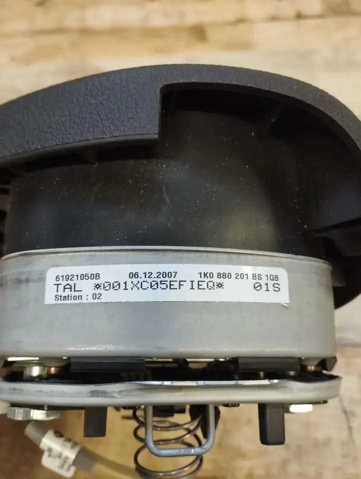 Volkswagen PASSAT B6 (2005 - 2010) 1K0880201 Подушка безопасности руля — фото 4